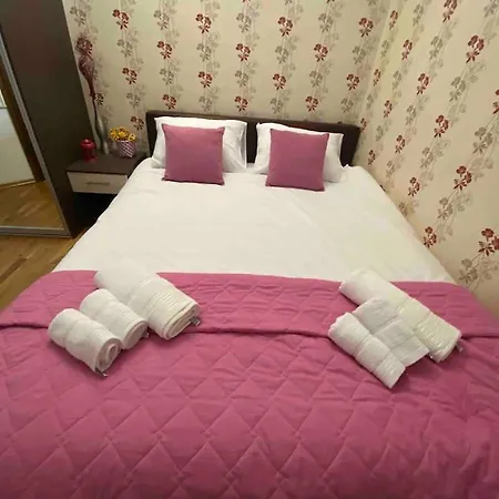דירה Family Friendly W/ Free Parking & Fast Wifi *